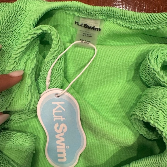 Bathing suit size L/XL - Picture 3 of 5